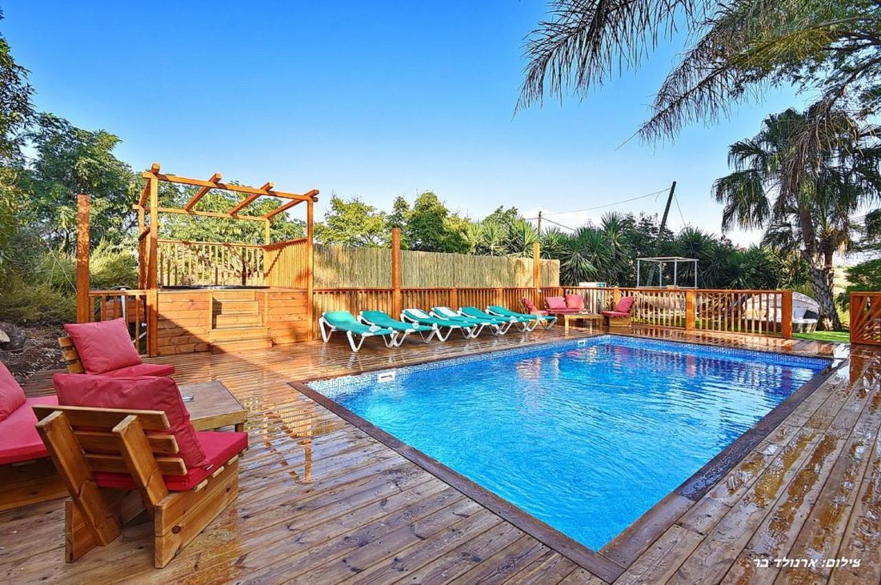 Вилла Hawaii Mansion Рош-Пинна Экстерьер фото